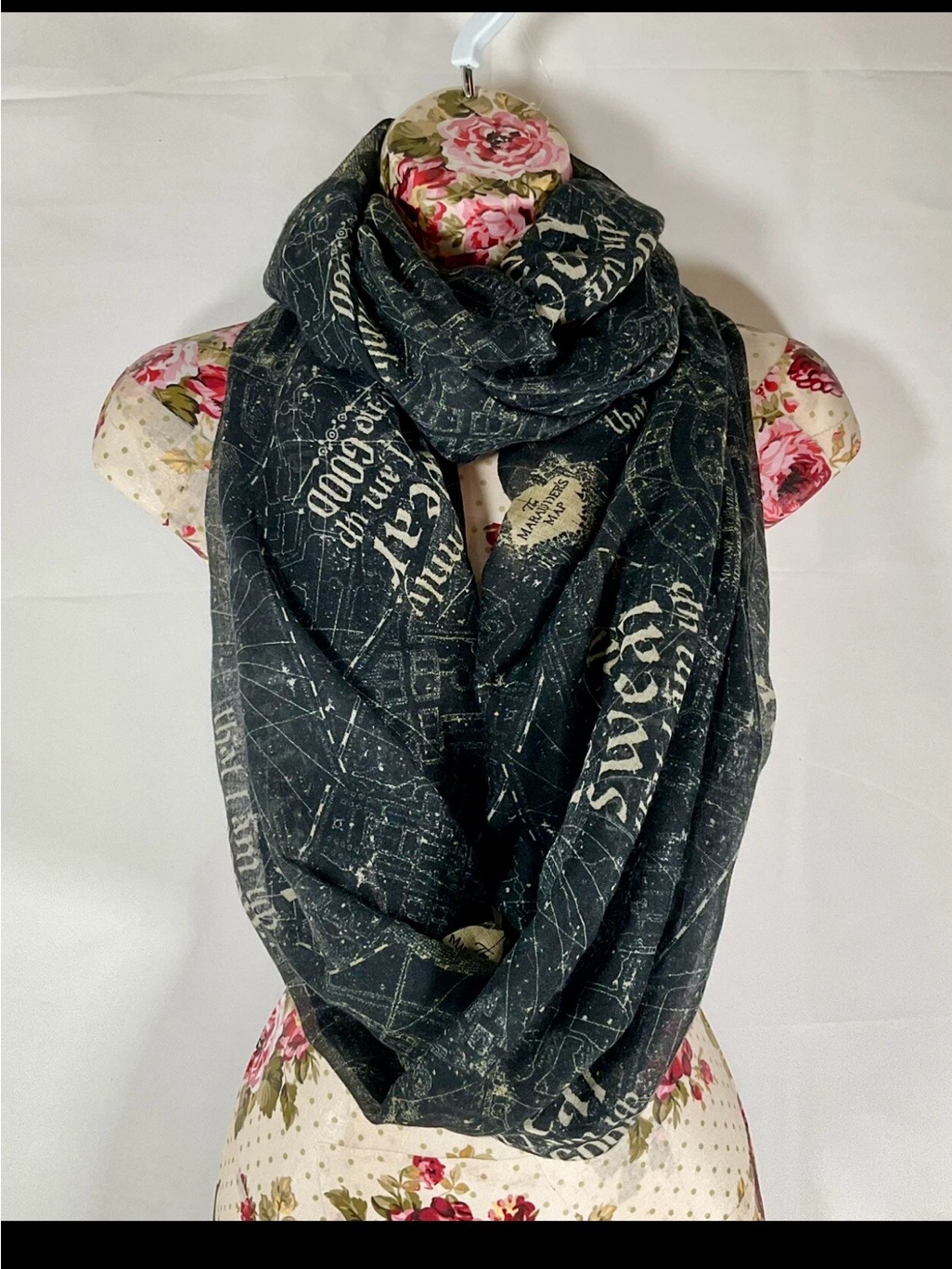 Harry Potter Marauder’s Map Bioworld Black And Cream Graphic Infinity Scarf